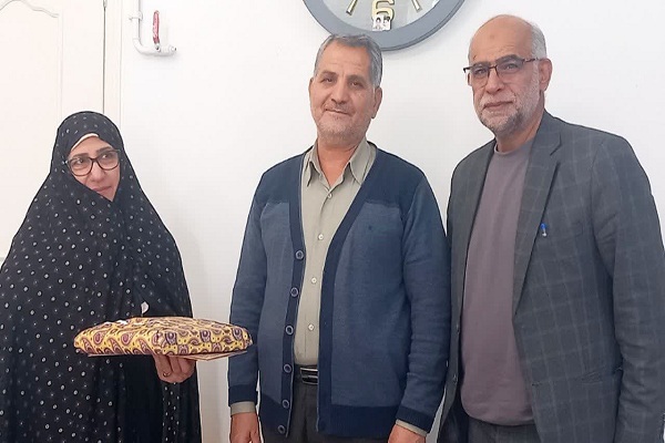 تجلیل از بانوی قرآنی لرستان