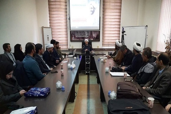 نشست گفتوگو محور رابطه علم و دین در دانشگاه لرستان نشست گفتوگو محور رابطه علم و دین در دانشگاه لرستان
