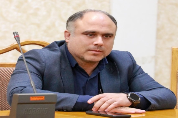 مجتبی گراوند، دانشیار تاریخ اسلام دانشگاه لرستان