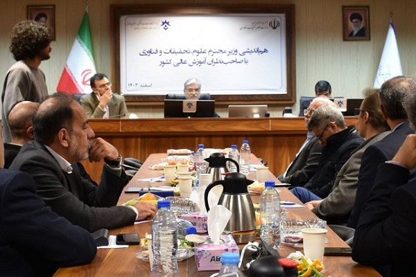 چرا پژوهش‌های مراکز تحقیقاتی کاربردی نیستند؟