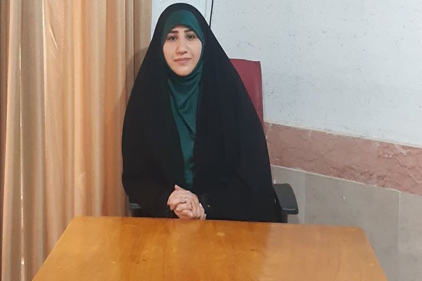 معصومه حسینی، دانشجوی دکترای زبان و ادبیات عرب