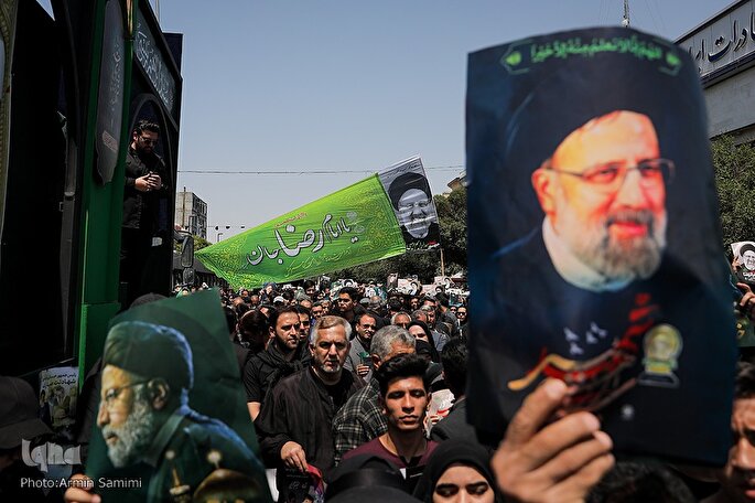 عکس | تشییع خادم الرضا(ع) در مشهد