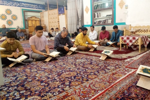 نشست هم‌اندیشی نخبگان قرآنی لرستان و کرمانشاه