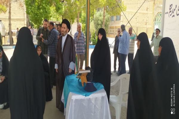 بازدید نماینده ولی فقیه در لرستان از طرح حفظ قرآن