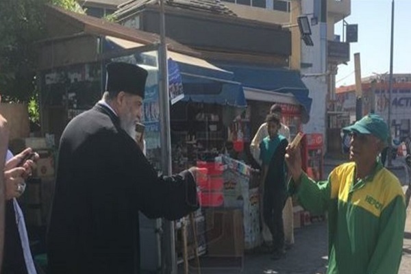 اقدام زیبای کشیش مصری به مناسبت سالروز میلاد پیامبر اکرم(ص)