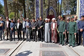 عکس | ادای احترام مدیران کوهدشت به مقام شامخ شهدا