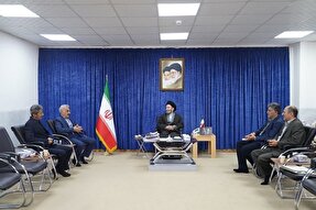 عکس | دیدار مسئولان با نماینده ولی‌ فقیه در لرستان