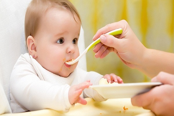 تفاوت باورهای عمومی و داده‌های علمی در مورد تغذیه کودک