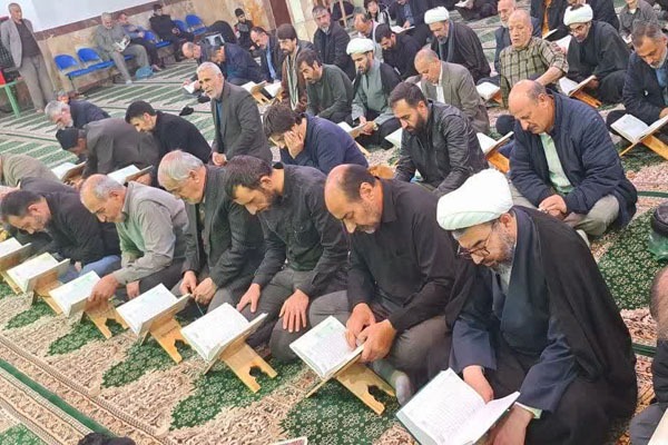 کرسی تلاوت قرآن