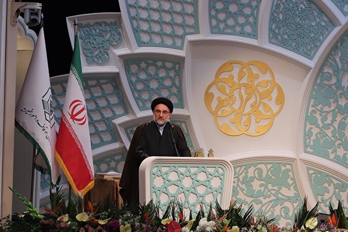 راهی جز توسل و تمسک به قرآن برای فهم راه کمال نیست