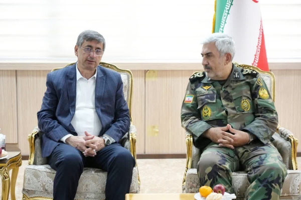 دیدار استاندار لرستان با  فرمانده قرارگاه منطقه‌ای و ارشد ارتش در جنوب غرب کشور