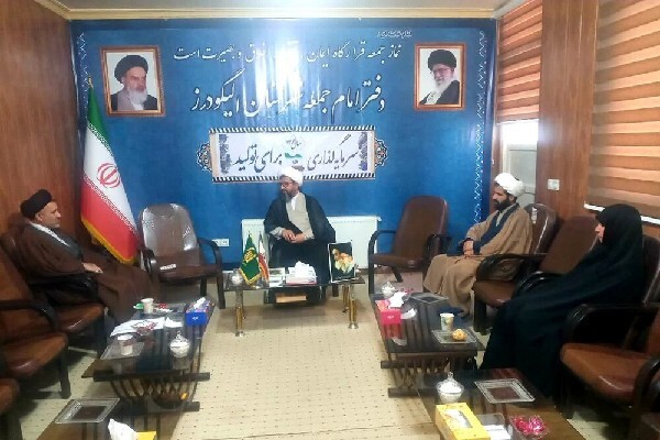 دیدار مدیر حوزه علمیه خواهران لرستان با امام جمعه الیگودرز