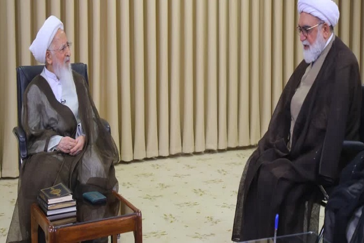 اصل «آزاد بودن انسان» سال‌هاست در کتاب‌ها خاک می‌خورد