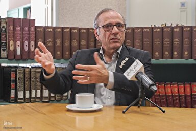 فیلم | احترام ویژه مأمون به امام رضا(ع)