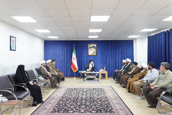 جلسه هماهنگی ویژه‌برنامه‌های «دهه کرامت» در لرستان