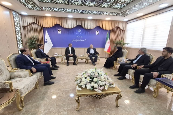 ددیار استاندار لرستان با با محمود شالویی، رئیس انجمن آثار و مفاخر فرهنگی ایران