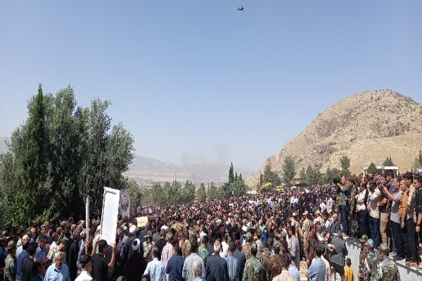 تشییع باشکوه پیکر شهدای ارتش حمله متجاوزانه رژیم صهیونی در خرم‌آباد
