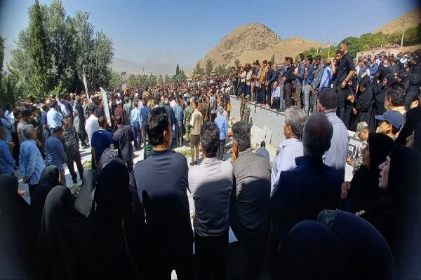 تشییع باشکوه پیکر شهدای ارتش حمله متجاوزانه رژیم صهیونی در خرم‌آباد