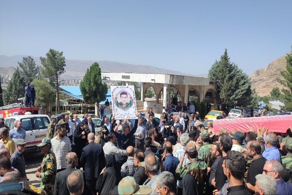 تشییع باشکوه پیکر شهدای ارتش حمله متجاوزانه رژیم صهیونی در خرم‌آباد
