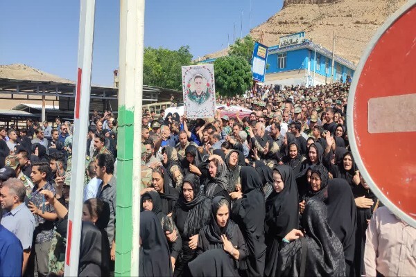 تشییع باشکوه پیکر شهدای ارتش حمله متجاوزانه رژیم صهیونی در خرم‌آباد