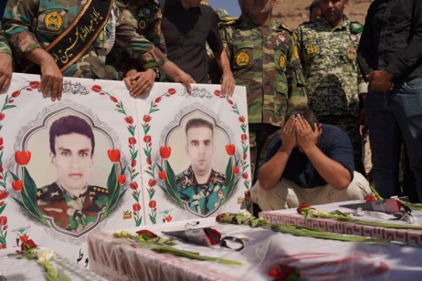 تشییع باشکوه پیکر شهدای ارتش حمله متجاوزانه رژیم صهیونی در خرم‌آباد