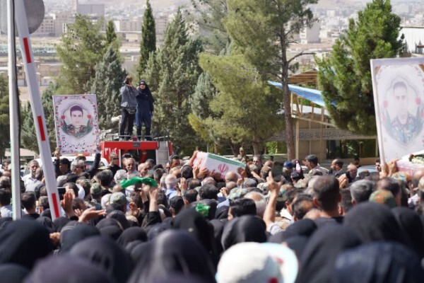 تشییع باشکوه پیکر شهدای ارتش حمله متجاوزانه رژیم صهیونی در خرم‌آباد