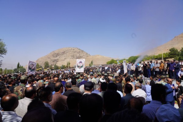 تشییع باشکوه پیکر شهدای ارتش حمله متجاوزانه رژیم صهیونی در خرم‌آباد