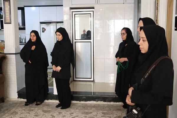 دیدار مدیر کل ارشاد لرستان با خانواده شهید رضا رضایی