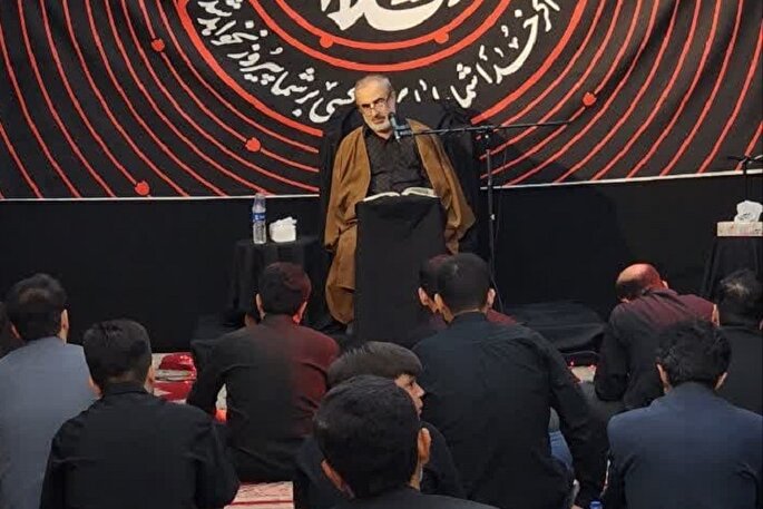 عکس | کرسی تلاوت احیای قرآنی شب عاشورا در رشت