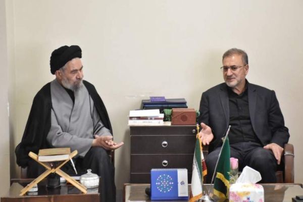 بندیدار معاون بنیاد شهید کشور با امام جمعه بروجرد