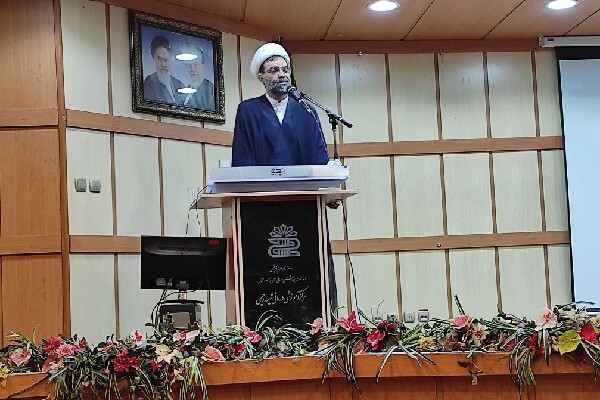 حجت الاسلام والمسلمین محمدرضا اسفندی، مسئول دفتر نهاد نمایندگی مقام معظم رهبری در دانشگاه علوم پزشکی لرستان