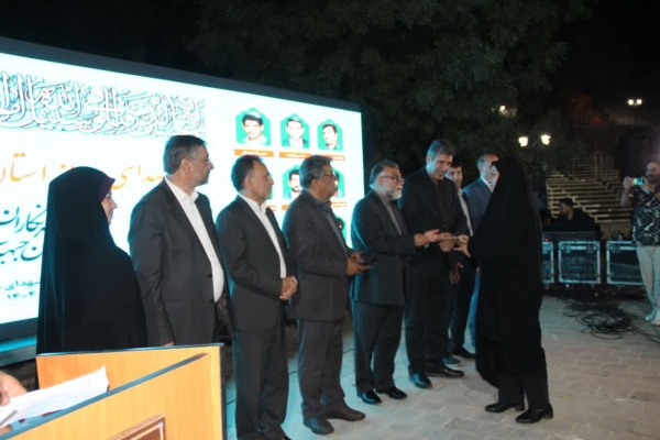 تجلیل از خانواده‌های شهدای خبرنگار لرستان