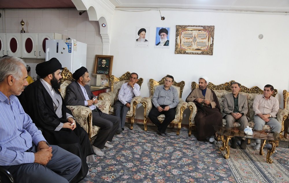 دیدار جمعی از مدیران دانشگاه لرستان با خانواده شهید سهرابی