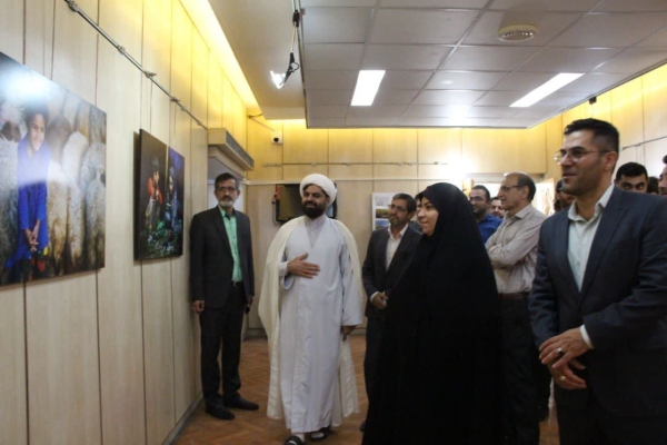 نمایشگاه عکس «قاب‌های بی‌زمان» در خرم‌آباد