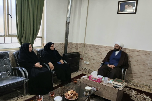 دیدار مدیرکل امور زنان لرستان با امام جمعه دورود