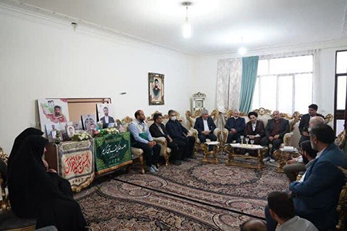 محفل انس با قرآن در منزل شهید مهدی کمالی برگزار شد + عکس