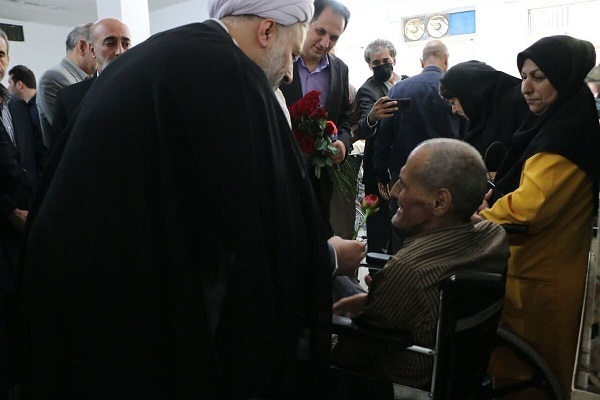 بازدید رئیس کل دادگستری لرستان از سرای سالمندان صدیق