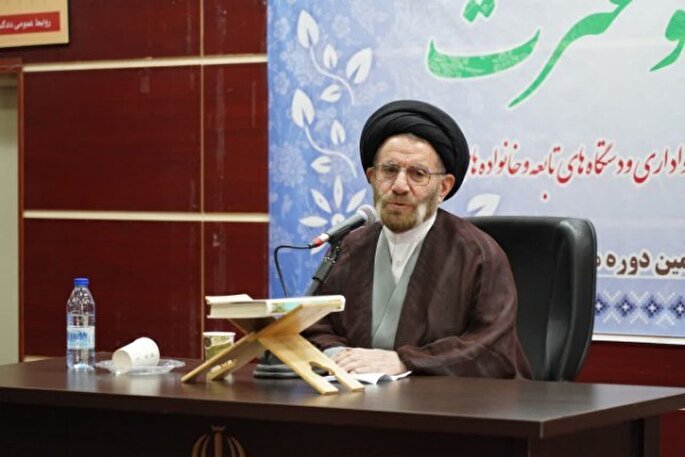 هدف قرآن هدایت جامعه به سوی وحدت است