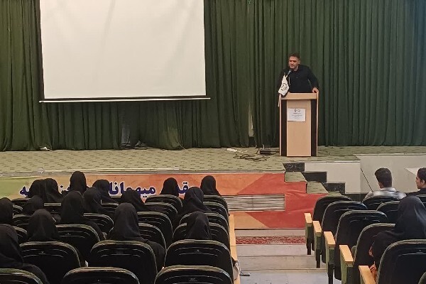 احمد حاتمی، مدرس کارگاه و مدیر سازمان دانشجویان جهاددانشگاهی لرستان