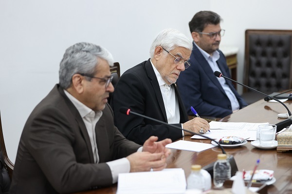 عارف و نشست با دبیران کمیسیون‌های دولت