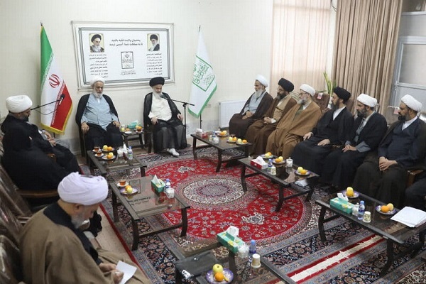 بدنه حوزه علمیه، انقلابی است