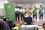 اهدای قرآن و کتب ادعیه به مساجد هتک‌ حرمت ‌‌شده استان مرکزی