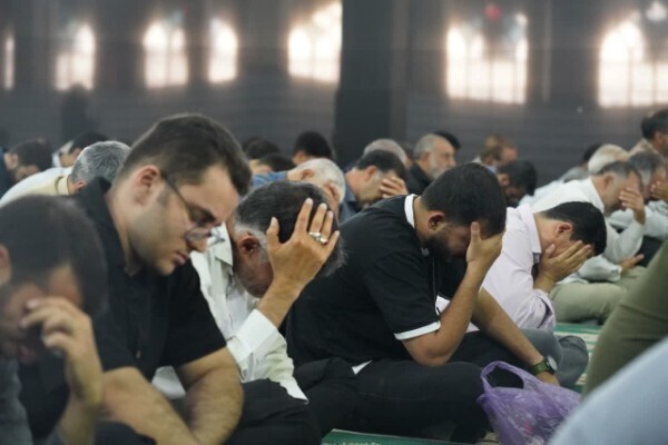 مراسم قرائت دعای پرفیض عرفه در خرم‌آباد