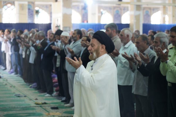 اقامه نماز عید قربان در خرم‌آباد