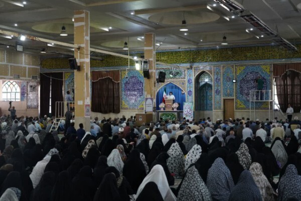 اقامه نماز عید قربان در خرم‌آباد