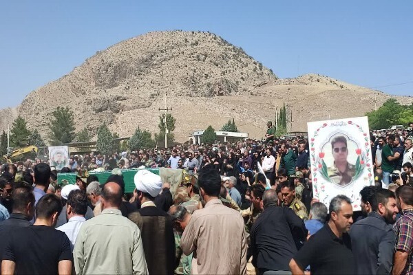تشییع باشکوه پیکر شهدای ارتش حمله متجاوزانه رژیم صهیونی در خرم‌آباد