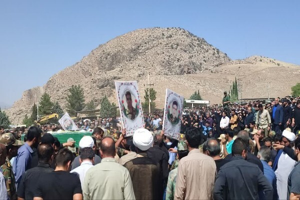 تشییع باشکوه پیکر شهدای ارتش حمله متجاوزانه رژیم صهیونی در خرم‌آباد