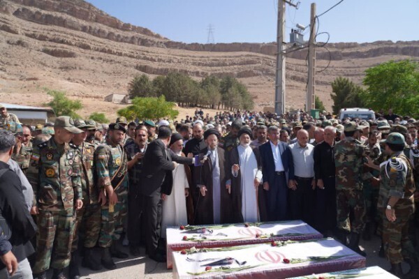 تشییع باشکوه پیکر شهدای ارتش حمله متجاوزانه رژیم صهیونی در خرم‌آباد