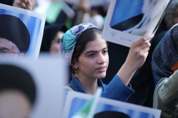 عکس | حمایت مردم خرم‌آباد از عملیات «بشارت فتح»