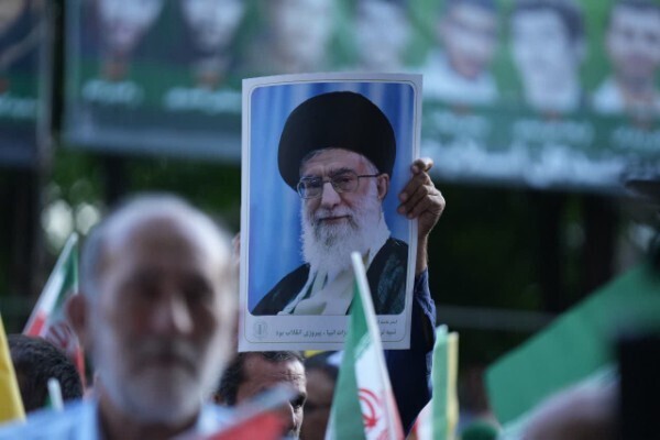 عکس | حمایت مردم خرم‌آباد از عملیات «بشارت فتح»